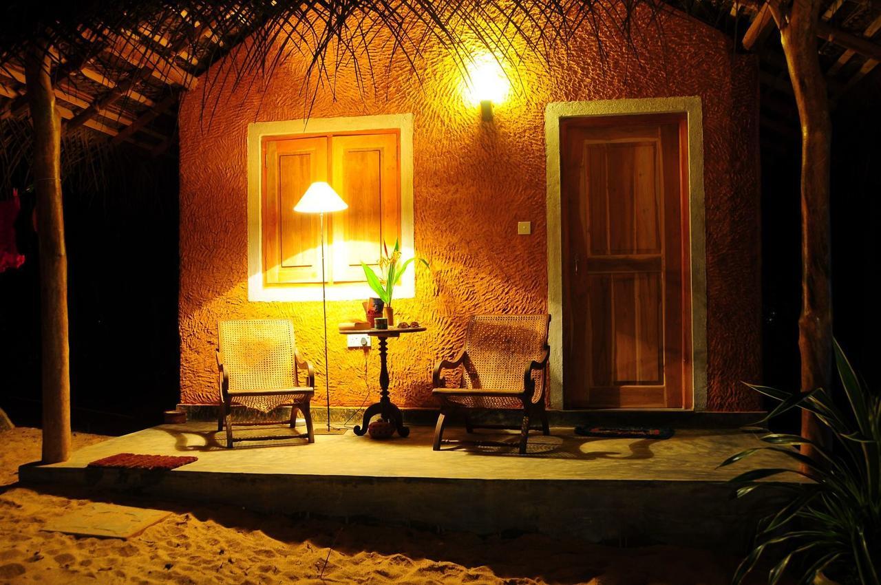 Shehani Beach Bungalow Tangalle Exterior foto