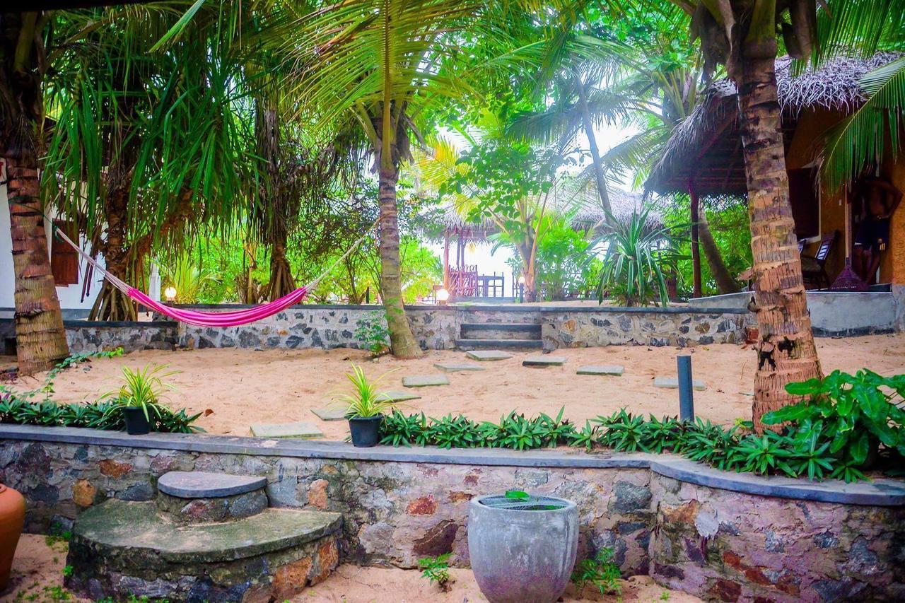 Shehani Beach Bungalow Tangalle Exterior foto